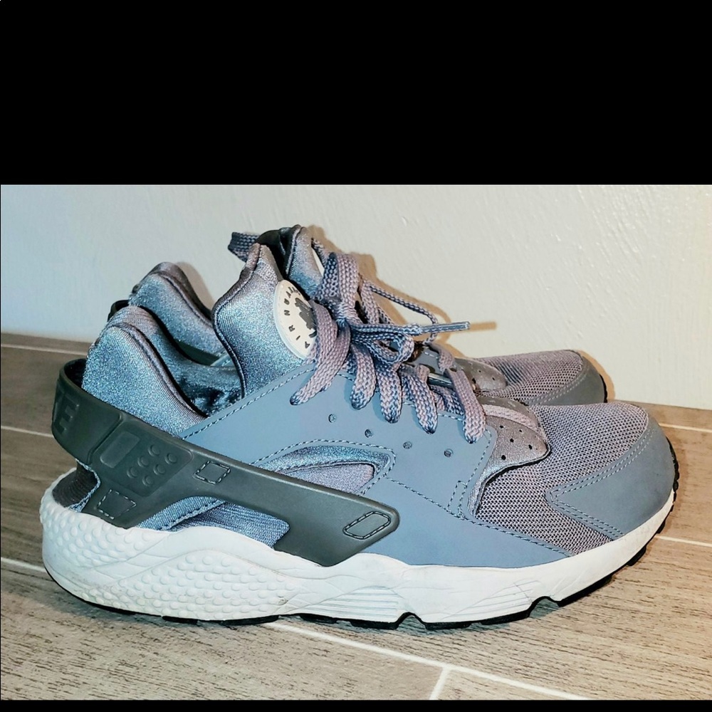 Air Huarache by Nike size 8 Mens
